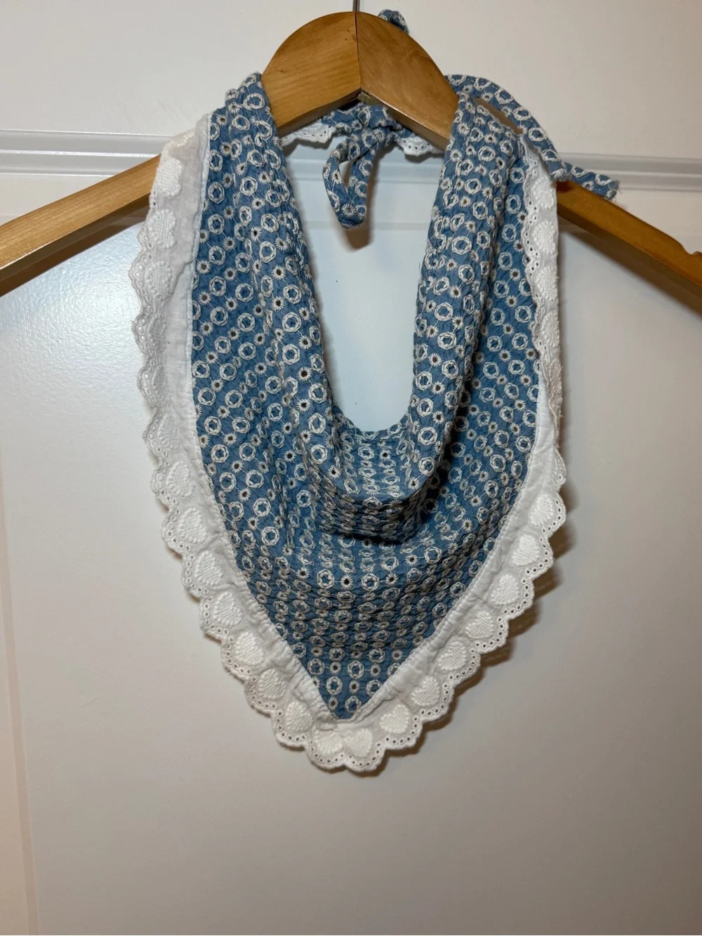 Source Unknown Blue Floral Bandana Scarf with White Lace Trim